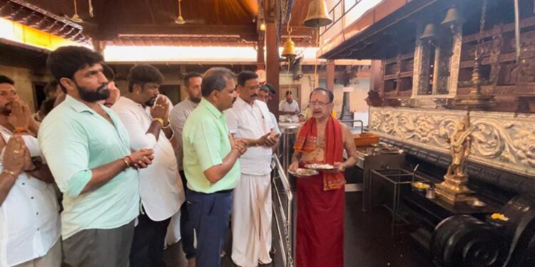 ಜಾತಿ ಹೆಸರಿನಲ್ಲಿ ನಕಲಿ ಪತ್ರ ವೈರಲ್ : ಬಂಟ ಸಮುದಾಯದವರಿಂದ ಪೊಳಲಿ ಶ್ರೀ ರಾಜರಾಜೇಶ್ವರಿ ಅಮ್ಮನವರ ಸನ್ನಿಧಾನದಲ್ಲಿ ಪ್ರಾರ್ಥನೆ