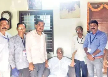 ಮನೆಯಲ್ಲೇ ಮತ ಚಲಾಯಿಸಿದ ಮಾಜಿ ಕೇಂದ್ರ ಸಚಿವ ಬಿ. ಜನಾರ್ದನ ಪೂಜಾರಿ