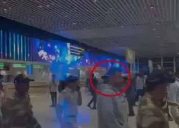 34 ದಿನಗಳ ಹಾಸನ ಸಂಸದರ​ ಕಣ್ಣಾಮುಚ್ಚಾಲೆಗೆ ಬಿತ್ತು ಬ್ರೇಕ್​ : ಪ್ರಜ್ವಲ್ ರೇವಣ್ಣರನ್ನು ಏರ್​ಪೋರ್ಟ್​ನಲ್ಲಿ ವಶಕ್ಕೆ ಪಡೆದ ಎಸ್.ಐ.ಟಿ