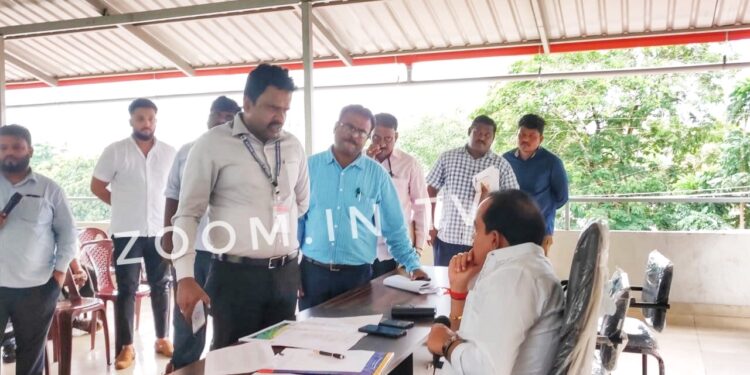 ನೀತಿ ಸಂಹಿತೆ : ಶಾಸಕರ ಸಭೆಗೆ ಅಡ್ಡಿ : ಎರಡು ದಿನದಲ್ಲಿ ಕುಡಿಯುವ ನೀರಿನ ಸಮಸ್ಯೆ ಪರಿಹಾರ ಮಾಡದಿದ್ದಲ್ಲಿ ಕಚೇರಿ ಮುಂದೆ ಧರಣಿ: ಶಾಸಕ ಅಶೋಕ್ ರೈ