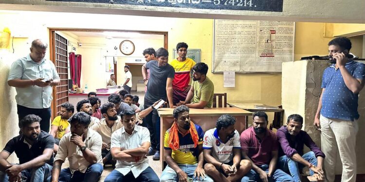 ಅಕ್ರಮ ಕಲ್ಲು ಗಣಿಗಾರಿಕೆ ಆರೋಪ : ಬಿಜೆಪಿ ಮುಖಂಡನ ಬಂಧನ ; ರಾತ್ರೋ ರಾತ್ರಿ ಬೆಳ್ತಂಗಡಿ ಠಾಣೆಗೆ ಹರೀಶ್ ಪೂಂಜ ಮುತ್ತಿಗೆ