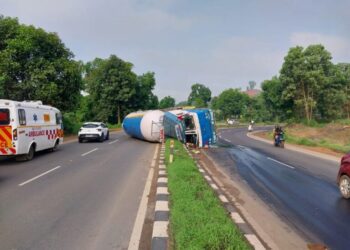 ತುಂಬೆ : ಗ್ಯಾಸ್ ಟ್ಯಾಂಕರ್ ಪಲ್ಟಿ!