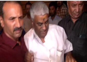 ಮಹಿಳೆ ಕಿಡ್ನಾಪ್ ಕೇಸ್​ : ಮಾಜಿ ಸಚಿವ ರೇವಣ್ಣ ಅರೆಸ್ಟ್..!