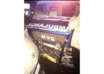 ಕಬಕದಲ್ಲಿ ಸರಣಿ ಅಪಘಾತ: ಆ್ಯಂಬುಲೆನ್ಸ್ ಗೆ ಡಿಕ್ಕಿ ಹೊಡೆದ ಕಾರು!