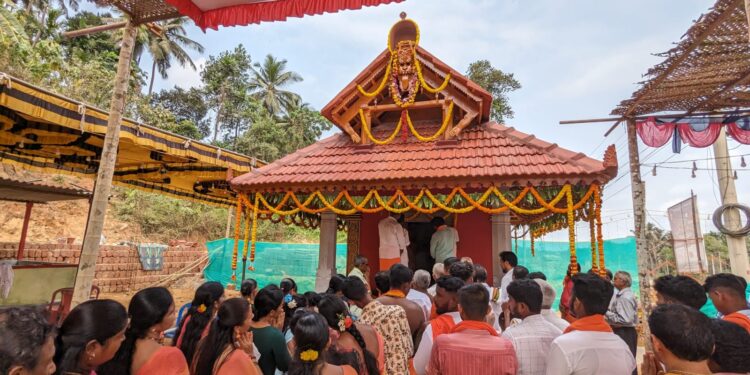 ಕುದ್ರೆಬೆಟ್ಟು : ಶ್ರೀ ಕಲ್ಲುರ್ಟಿ ದೈವಸ್ಥಾನದಲ್ಲಿ ಶ್ರೀ ಕಲ್ಲುರ್ಟಿ ದೈವದ ಪುನಃ ಪ್ರತಿಷ್ಠಾ ಮಹೋತ್ಸವ