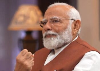 ಅಮ್ಮನ ಪಾದ ಮುಟ್ಟದೆ ಸ್ಪರ್ಧಿಸುತ್ತಿರೋ ಮೊದಲ ಚುನಾವಣೆ : ತಾಯಿಯನ್ನು ನೆನೆಸಿಕೊಂಡು ಕಣ್ಣೀರಾದ ಪ್ರಧಾನಿ ನರೇಂದ್ರ ಮೋದಿ