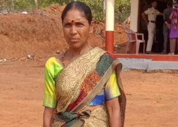 ಗಂಡ ತೀರಿಕೊಂಡ ಸುದ್ದಿ ತಿಳಿದ ಮೇಲೂ ಮತದಾನ ಮಾಡಿದ ಪತ್ನಿ : ಮಹಿಳೆಯ ಮಾದರಿ ಕಾರ್ಯಕ್ಕೆ ಮೆಚ್ಚುಗೆ