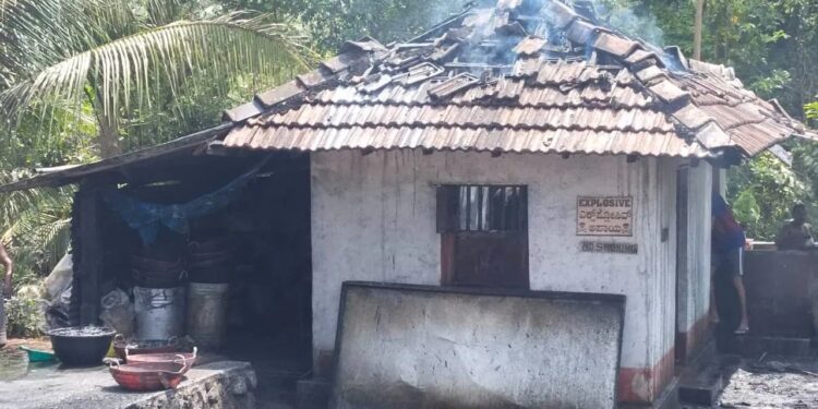 ಸಿಡಿಮದ್ದು ತಯಾರಿಕಾ ಘಟಕದಲ್ಲಿ ಸ್ಫೋಟ : ಇಬ್ಬರು ಮಹಿಳೆಯರಿಗೆ ಗಾಯ