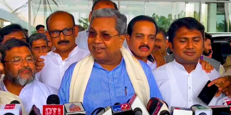 ‘ಬಜೆಟ್ ಬಗ್ಗೆ ಓದಿಕೊಳ್ಳಲಿ’ ; ಬಿಜೆಪಿ ನಾಯಕರನ್ನು ಅಣಕಿಸಿದ ಸಿಎಂ ಸಿದ್ದರಾಮಯ್ಯ