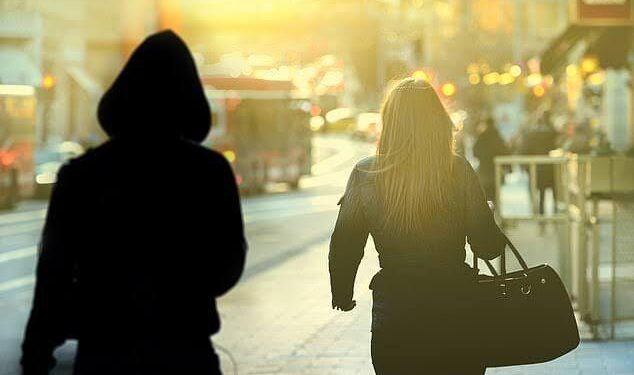 ಕ್ಲಾಸ್ ಮುಗಿಸಿ ತೆರಳುತ್ತಿದ್ದ ಯುವತಿಯನ್ನು ಹಿಂಬಾಲಿಸಿ I LOVE YOU ಎಂದ ಯುವಕ : ಪ್ರಕರಣ ದಾಖಲು..!!!!