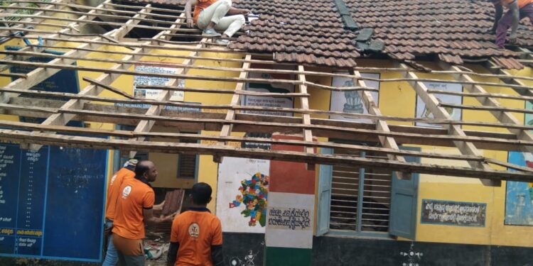 ಗೋಳ್ತಮಜಲು : ಶ್ರಮದಾನದ ಮೂಲಕ ಸರಕಾರಿ ಹಿ.ಪ್ರಾ.ಶಾಲೆಯ ಶಿಥಿಲಾವಸ್ಥೆಯ ಕಟ್ಟಡ ತೆರವು