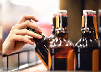 ಎಣ್ಣೆ ಖರೀದಿಸಲು ಬಾರ್ ಗೆ ಹೋಗಿದ್ದ ವೇಳೆ ಹಲ್ಲೆ : ಉಪ್ಪಿನಂಗಡಿ ಠಾಣೆಯಲ್ಲಿ ಪ್ರಕರಣ ದಾಖಲು..!!!