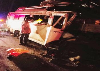 ಬೆಳ್ಳಂಬೆಳಗ್ಗೆ ಭೀಕರ ಅಪಘಾತ : ದೇವರ ದರ್ಶನಕ್ಕೆ ತೆರಳಿದ್ದ 13 ಮಂದಿ ಸಾವು