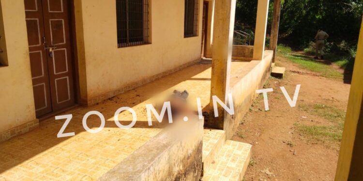 ಸುಳ್ಯ : ಶಾಲಾ ವಠಾರದಲ್ಲಿ ಯುವಕನ ಮೃತದೇಹ ಪತ್ತೆ : ಕೊಲೆ ಶಂಕೆ.!?