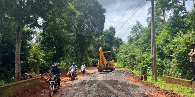 ಸಂಪೂರ್ಣ ಹದಗೆಟ್ಟ ಪಂಜಳ-ಪರ್ಪುಂಜ ರಸ್ತೆಯ ದುರಸ್ಥಿಗೆ ಮನವಿ : 24 ಗಂಟೆಯೊಳಗೆ ಸ್ಪಂದಿಸಿದ ಶಾಸಕ ಅಶೋಕ್ ರೈ