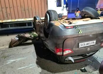 ಉಡುಪಿ : ಡಿವೈಡರ್​ಗೆ ಡಿಕ್ಕಿ : ರಸ್ತೆ ತುಂಬೆಲ್ಲಾ ಕಾರಿನ ಬಿಡಿ ಭಾಗಗಳು ಚೆಲ್ಲಾಪಿಲ್ಲಿ!