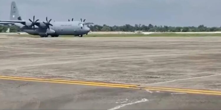 ಅಗ್ನಿ ದುರಂತ : 45 ಭಾರತೀಯರ ಶವಗಳೊಂದಿಗೆ ಕುವೈತ್ನಿಂದ ಕೇರಳಕ್ಕೆ ಬಂದಿಳಿದ ಸೇನಾ ವಿಮಾನ!