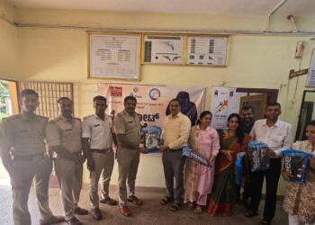 ಮುಳಿಯ ಜ್ಯುವೆಲ್ಸ್ ಮತ್ತು ರೋಟರಿ ಕ್ಲಬ್ ಪುತ್ತೂರು ಯುವ ವತಿಯಿಂದ ರೈನ್ ಕೋಟ್ ವಿತರಣೆ