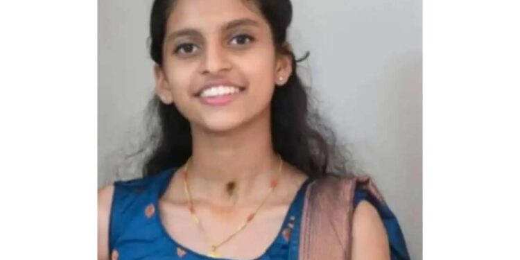 ದ್ವಿಚಕ್ರ ವಾಹನ ಡಿಕ್ಕಿ : ರಸ್ತೆ ಬದಿ ನಡೆದುಕೊಂಡು ಹೋಗುತ್ತಿದ್ದ ವಿದ್ಯಾರ್ಥಿನಿ ಮೃತ್ಯು..!!!