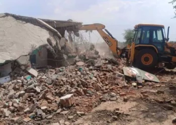 ಫ್ರಿಡ್ಜ್​ಗಳಲ್ಲಿ ಗೋಮಾಂಸ ಪತ್ತೆ, 11 ಮನೆಗಳ ನೆಲಸಮ, 150 ಗೋವುಗಳ ರಕ್ಷಣೆ