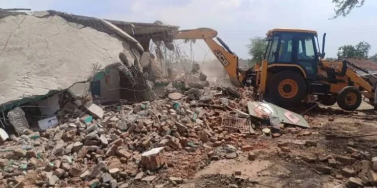 ಫ್ರಿಡ್ಜ್​ಗಳಲ್ಲಿ ಗೋಮಾಂಸ ಪತ್ತೆ, 11 ಮನೆಗಳ ನೆಲಸಮ, 150 ಗೋವುಗಳ ರಕ್ಷಣೆ