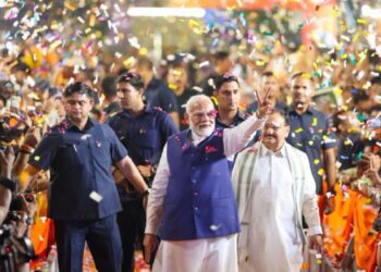 ಸರ್ಕಾರ ರಚಿಸಲು ಸಜ್ಜಾದ ಮೋದಿಗೆ ಬಿಜೆಪಿ ಕಾರ್ಯಕರ್ತರಿಂದ ಅದ್ದೂರಿ ಸ್ವಾಗತ