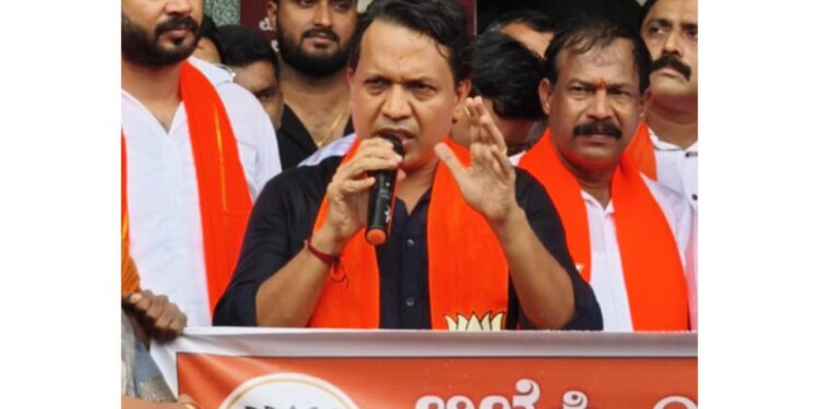 ರಾಹುಲ್ ಗಾಂಧಿ ಬಗ್ಗೆ ಪ್ರಚೋದನಕಾರಿ ಹೇಳಿಕೆ : ಬಿಜೆಪಿ ಶಾಸಕ ಭರತ್ ಶೆಟ್ಟಿ ವಿರುದ್ಧ ಎಫ್ಐಆರ್!