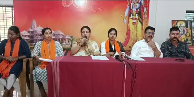 ಮಂಗಳೂರು : ಪ್ರತಿಭಟನೆಗೆ ಅನುಮತಿ ನಿರಾಕರಣೆ : ‘ಸಂವಿಧಾನದಲ್ಲಿ ಅಡಕವಾಗಿರುವ ನಾಗರೀಕ ಹಕ್ಕನ್ನು ಕಸಿದುಕೊಳ್ಳಲಾಗುತ್ತಿದೆ’ ; ಹಿಂದು ಮಹಿಳಾ ಸುರಕ್ಷಾ ಸಮಿತಿ ಆರೋಪ