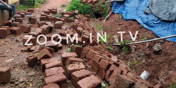 ಪುತ್ತೂರು : ಮನೆಯ ಕೌಂಪಂಡ್ ಕುಸಿತ!