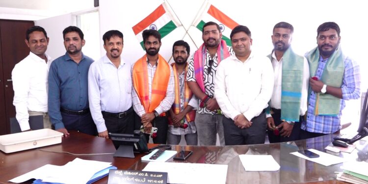 ಶಿರೂರು ದುರಂತ : ಮಾನವೀಯ ನೆರವು ನೀಡಿದ ಪತ್ರಕರ್ತರಿಗೆ ಅಭಿನಂದನೆ ಸಲ್ಲಿಸಿದ ಜಿಲ್ಲಾಧಿಕಾರಿ