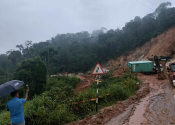 ಸಕಲೇಶಪುರ : ಮಾರನಹಳ್ಳಿ ಬಳಿ ಮತ್ತೆ ಭೂಕುಸಿತ : ಮಣ್ಣಿನಡಿ ಸಿಲುಕಿದ ಕಂಟೈನರ್ ಲಾರಿ!