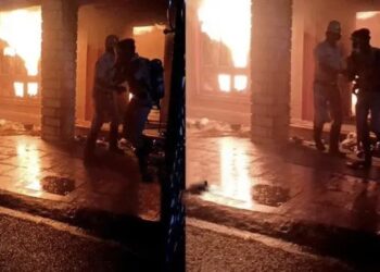 ಉಡುಪಿ : ಬೆಳ್ಳಂಬೆಳಗ್ಗೆ ಮನೆಯಲ್ಲಿ ಅಗ್ನಿ ಅವಘಡ : ಬಾರ್ ಮಾಲಕ ಮೃತ್ಯು, ಪತ್ನಿ ಗಂಭೀರ!