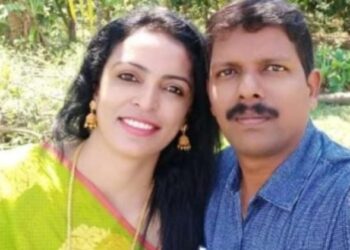 ಹಾಸನ ಎಸ್‌.ಪಿ ಕಚೇರಿ ಆವರಣದಲ್ಲೇ ಹೆಂಡತಿಗೆ ಚೂರಿ ಇರಿದ ಪತಿ : ಮಹಿಳೆ ಸಾವು!