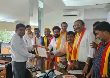 ಕನ್ನಡಿಗರಿಗೆ ಉದ್ಯೋಗ ನೀಡುವಂತೆ ಆಗ್ರಹ : ಕರ್ನಾಟಕ ರಕ್ಷಣಾ ವೇದಿಕೆಯಿಂದ ರಾಜ್ಯಾದ್ಯಂತ ಜಿಲ್ಲಾಧಿಕಾರಿ ಕಚೇರಿಗಳ ಮುಂಭಾಗ ಪ್ರತಿಭಟನೆ