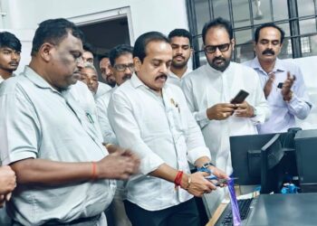 ಬೆಳಿಗ್ಗೆ 5 ಗಂಟೆಗೆ ಎದ್ದು ಆಧಾರ್ ಕಾರ್ಡು ಮಾಡಲು ಅಂಚೆ ಕಚೇರಿಯಲ್ಲಿ ಕ್ಯೂ ನಿಲ್ಲಬೇಡಿ ; ತಾಲೂಕು ಕಚೇರಿಯಲ್ಲೇ ಆಧಾರ್ ವ್ಯವಸ್ಥೆ – ಶಾಸಕ ಅಶೋಕ್ ರೈ
