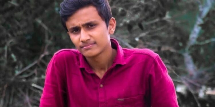 ಮೂತ್ರ ವಿಸರ್ಜನೆ ವೇಳೆ ವಿದ್ಯುತ್ ಶಾಕ್ : ಯುವಕ ಮೃತ್ಯು!