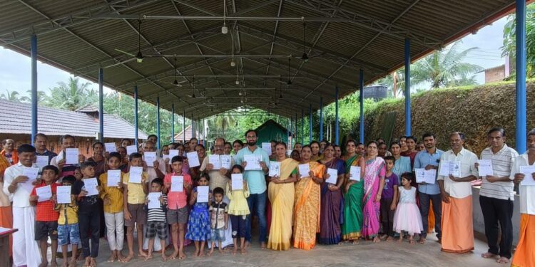 ಕುಂಡಡ್ಕ : ಶ್ರೀ ವರಮಹಾಲಕ್ಷ್ಮೀ ಪೂಜೆ, ಕುಂಕುಮಾರ್ಚನೆ, ಶ್ರೀಕೃಷ್ಣ ಜನ್ಮಾಷ್ಠಮಿ ಉತ್ಸವದ ಆಮಂತ್ರಣ ಪತ್ರ ಬಿಡುಗಡೆ