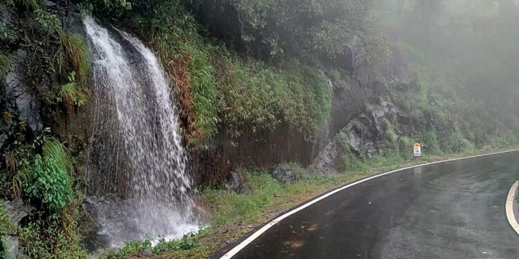 ಚಾರ್ಮಾಡಿ ಘಾಟಿಯಲ್ಲಿಯೂ ಭೂಕುಸಿತದ ಆತಂಕ : ಕಟ್ಟೆಚ್ಚರ ಘೋಷಿಸಿದ ಜಿಲ್ಲಾಡಳಿತ