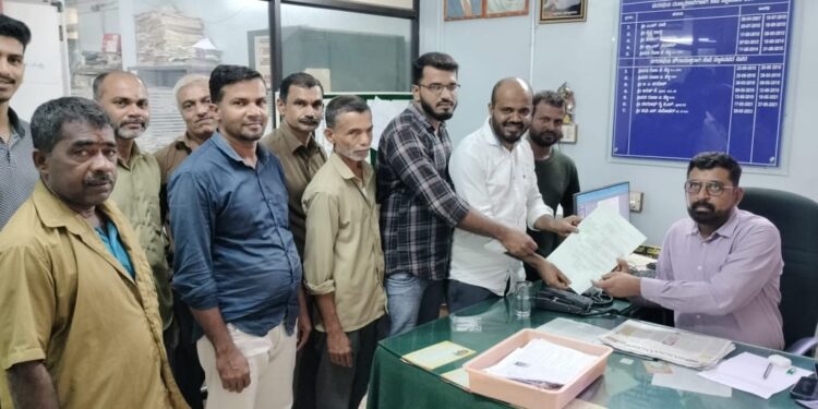 ಪುತ್ತೂರು : ಬಲ್ನಾಡು ರಸ್ತೆಯ ಸಮಸ್ಯೆ ಬಗೆಹರಿಸುವಂತೆ ಪೌರಾಯುಕ್ತರಿಗೆ ಮನವಿ