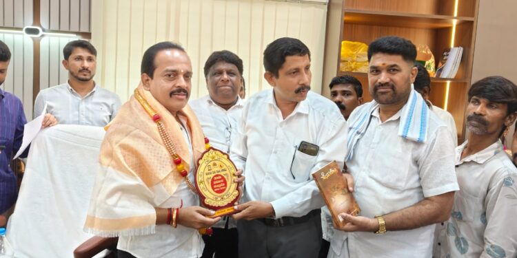 ತುಳುವಿಗಾಗಿ ಸದನದಲ್ಲಿ ಹೋರಾಟ : ತುಳು ಅಕಾಡೆಮಿಯಿಂದ ಶಾಸಕ ಅಶೋಕ್ ರೈಗೆ ಸನ್ಮಾನ