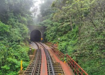 ಮಂಗಳೂರು-ಬೆಂಗಳೂರು ರೈಲ್ವೇ ಮಾರ್ಗದಲ್ಲಿ ಮಣ್ಣು ಜರಿತ : ರೈಲು ಸಂಪರ್ಕ ಸ್ಥಗಿತ!