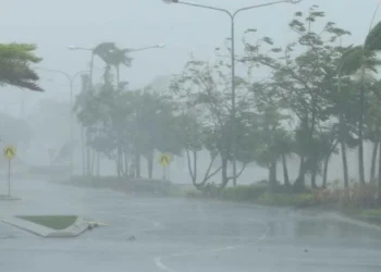 ಮುಂದಿನ 3 ಗಂಟೆಗಳಲ್ಲಿ ಕರಾವಳಿ, ಮಧ್ಯ ಕರ್ನಾಟಕದಲ್ಲಿ ಬಿರುಗಾಳಿ ಸಹಿತ ಭಾರೀ ಮಳೆ ಸಾಧ್ಯತೆ!