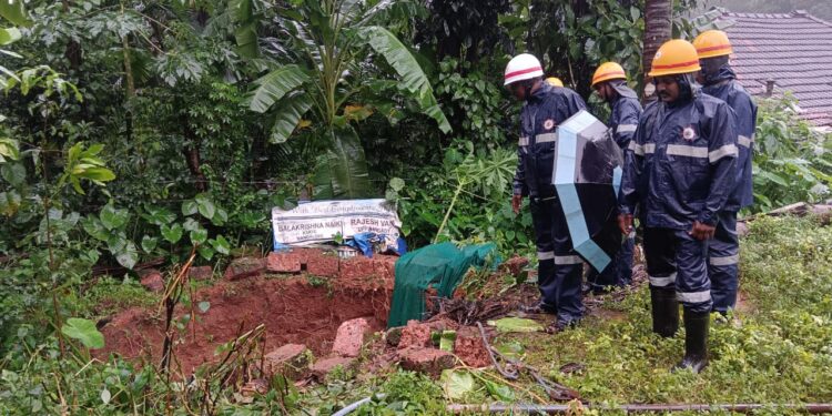 ಪುತ್ತೂರು : ಭಾರೀ ಮಳೆ ಹಿನ್ನಲೆ ಹಠಾತ್ ಕುಸಿದ ಬಾವಿ!