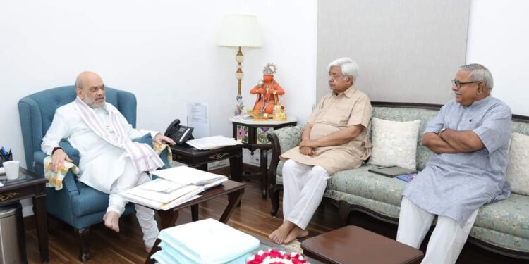 ಬಾಂಗ್ಲಾದೇಶದಲ್ಲಿನ ಹಿಂದೂಗಳ ಪರವಾಗಿ ಅಮಿತ್ ಶಾ ರನ್ನು ಭೇಟಿ ಮಾಡಿದ ವಿ.ಹಿಂ.ಪ. ಪ್ರಮುಖರು