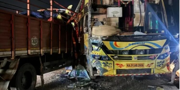 ಪೆರ್ನೆ : ಖಾಸಗಿ ಬಸ್ ಲಾರಿ ನಡುವೆ ಡಿಕ್ಕಿ : ಲಾರಿ ಚಾಲಕ ಮೃತ್ಯು!