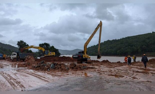 ಗುಡ್ಡ ಕುಸಿತದಿಂದ ಸ್ಥಗಿತಗೊಂಡ ಅಂಕೋಲಾ – ಕುಮಟಾ ರಾ.ಹೆ 66 ಪುನರಾರಂಭ