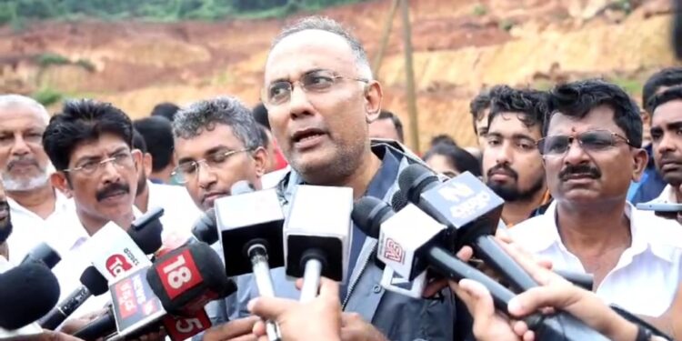 ದ.ಕ. : ಜಿಲ್ಲಾ ಉಸ್ತುವಾರಿ ಸಚಿವ ದಿನೇಶ್ ಗುಂಡೂರಾವ್ ಭೇಟಿ : ಹಾನಿಗೊಳಗಾದ, ನೆರೆ ಪೀಡಿತ ಪ್ರದೇಶಗಳ ಪರಿಶೀಲನೆ