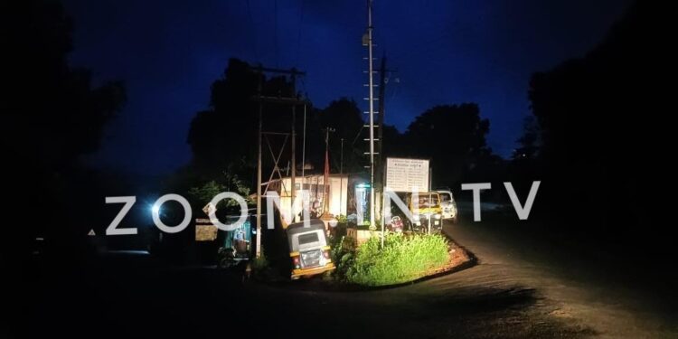 ರಾತ್ರಿ ವೇಳೆ ಬೆಳಕಿಲ್ಲದ ಸ್ಥಿತಿಯಲ್ಲಿ ಪೆರುವಾಯಿ ಜಂಕ್ಷನ್ : ಸೋಲಾರ್ ಲೈಟ್ ಕೆಟ್ಟು ತಿಂಗಳುಗಳೇ ಕಳೆದರೂ ; ಸಾರ್ವಜನಿಕರ ಮನವಿಗಿಲ್ಲ ಸ್ಪಂದನೆ!