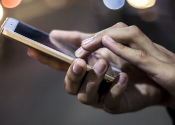 ಮಿಸ್ಡ್ ಕಾಲ್ ಕೊಟ್ಟು ಹುಡುಗರನ್ನು ಪಟಾಯಿಸುತ್ತಿದ್ದ ಲೇಡಿ ; ಬೆಡ್​ರೂಂಗೆ ಹೋದ ಯುವಕರಿಗೆ ಕಾದಿತ್ತು ಶಾಕ್!