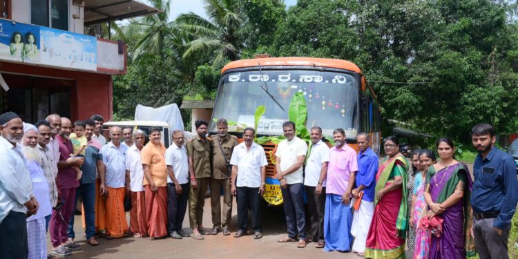 ಪುತ್ತೂರು-ಅಳಿಕೆ ಬಸ್ ಸಂಚಾರ ಆರಂಭ ; ಗ್ರಾಮಸ್ಥರಿಂದ ಸ್ವಾಗತ : ಶಾಸಕ ಅಶೋಕ್ ರೈ ಗೆ ಅಭಿನಂದನೆ!